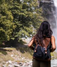 Femme en voyage seule